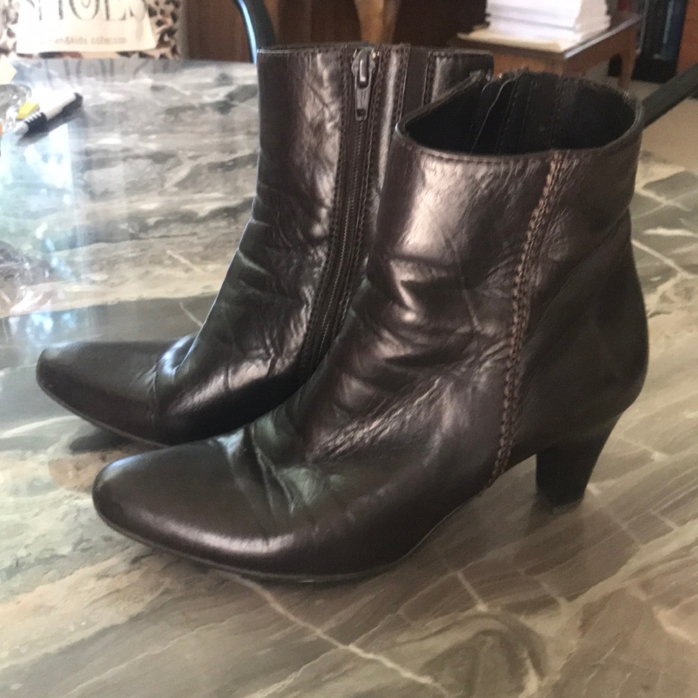 Brown leather booties size 6 made in Italy
